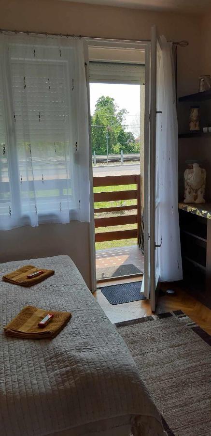 Apartament Rosy Apartman Vonyarcvashegy Zewnętrze zdjęcie